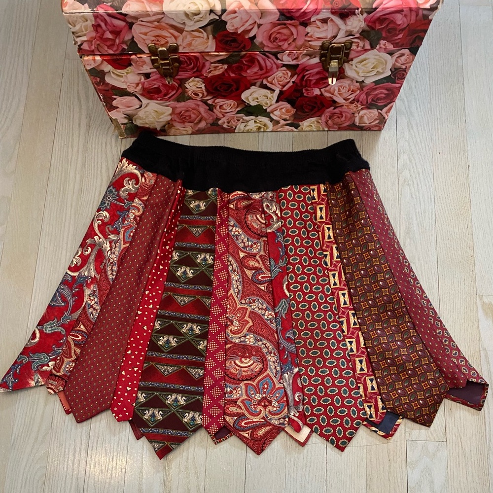 ❤️HOMEMADE TIES SKIRT❤️